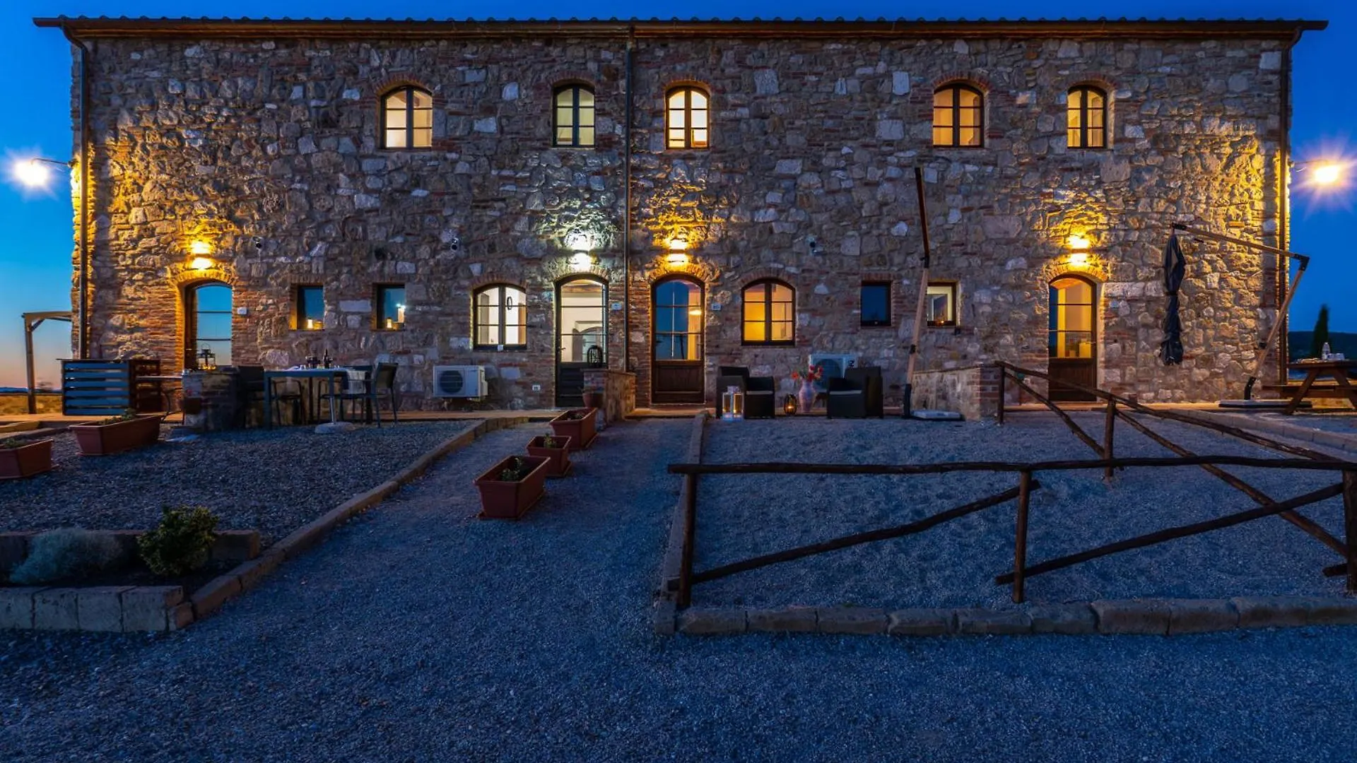 Podere Fossaccio Casa Biancospino contacts